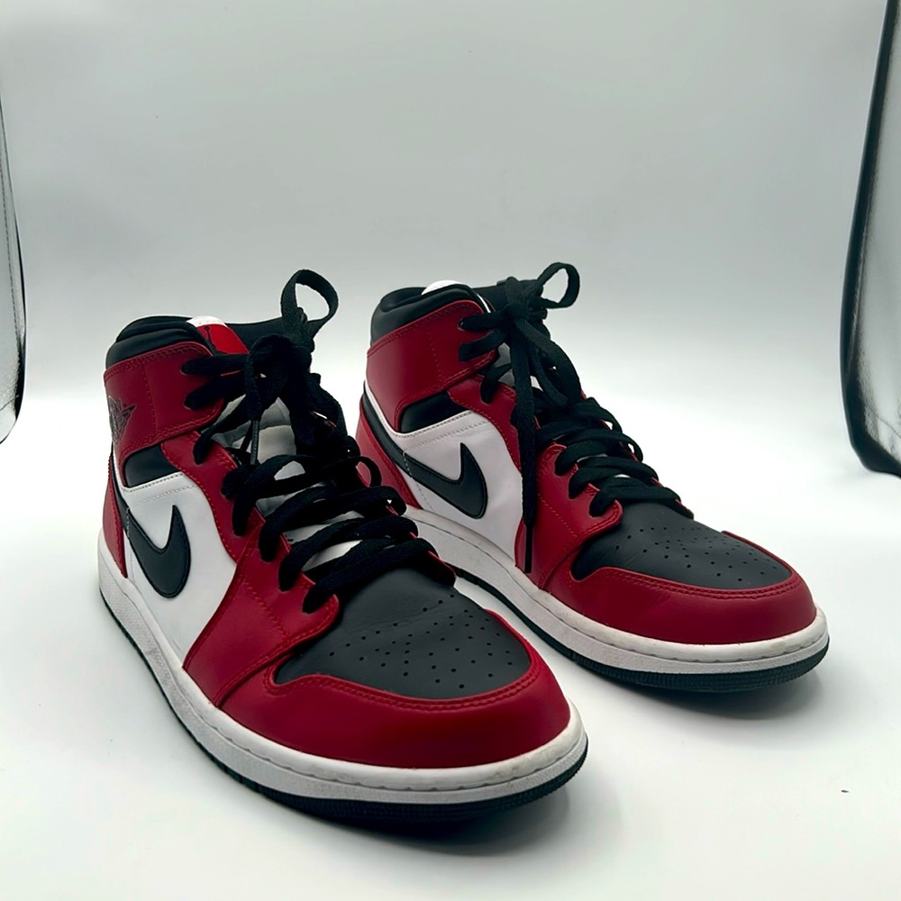 Air Jordan 1 Mid